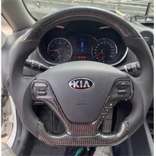 Load image into Gallery viewer, GM. Modi-Hub For Kia 2014-2018 Forte Carbon Fiber Steering Wheel