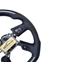 Load image into Gallery viewer, GM. Modi-Hub For GMC 2003-2007 Hummer H2 / Savana / Sierra Carbon Fiber Steering Wheel