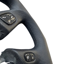 Load image into Gallery viewer, GM. Modi-Hub For GMC 2003-2007 Hummer H2 / Savana / Sierra Carbon Fiber Steering Wheel
