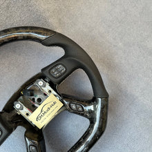 Load image into Gallery viewer, GM. Modi-Hub For GMC 2003-2007 Hummer H2 / Savana / Sierra Carbon Fiber Steering Wheel