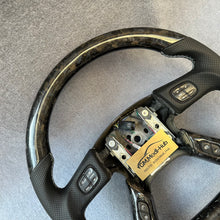 Load image into Gallery viewer, GM. Modi-Hub For GMC 2003-2007 Hummer H2 / Savana / Sierra Carbon Fiber Steering Wheel