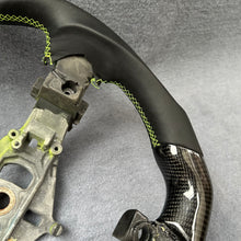 Load image into Gallery viewer, GM. Modi-Hub For Jeep 2011-2013 Grand Cherokee Carbon Fiber Steering Wheel