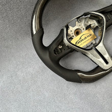 Load image into Gallery viewer, GM. Modi-Hub For Infiniti 2017-2022 Q60 / 2018-2020 Q50 Carbon Fiber Steering Wheel