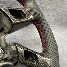 Load image into Gallery viewer, GM. Modi-Hub For GMC 2003-2007 Hummer H2 / Savana / Sierra Carbon Fiber Steering Wheel