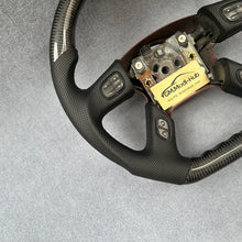 Load image into Gallery viewer, GM. Modi-Hub For GMC 2003-2007 Hummer H2 / Savana / Sierra Carbon Fiber Steering Wheel