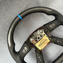 Load image into Gallery viewer, GM. Modi-Hub For GMC 2003-2007 Hummer H2 / Savana / Sierra Carbon Fiber Steering Wheel