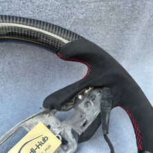 Load image into Gallery viewer, GM. Modi-Hub For Cadillac 2020-2026 CT4 / CT5 / 2019-2025 XT4 Carbon Fiber Steering Wheel