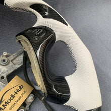 Load image into Gallery viewer, GM. Modi-Hub For Nissan 2015-2023 Murano / 2013-2020 Pathfinder Carbon Fiber Steering Wheel