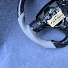 Load image into Gallery viewer, GM. Modi-Hub For Toyota 2007-2010 Camry /2009-2012 Venza Carbon Fiber Steering Wheel