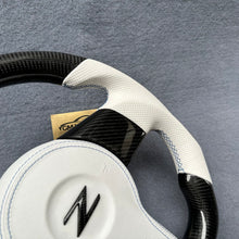 Load image into Gallery viewer, GM. Modi-Hub For Infiniti 2003-2008 FX35 FX45 Carbon Fiber Steering Wheel