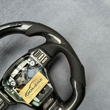 Load image into Gallery viewer, GM. Modi-Hub For Infiniti 2003-2006 G35 Carbon Fiber Steering Wheel
