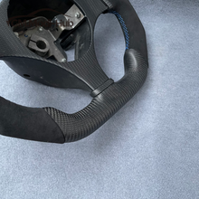 Load image into Gallery viewer, GM. Modi-Hub For Mitsubishi 2001-2007 EVO 7 8 9 Carbon Fiber Steering Wheel
