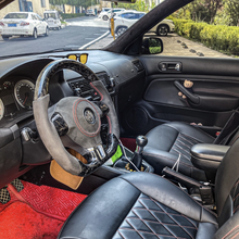 Load image into Gallery viewer, GM. Modi-Hub For VW 2010-2014 MK6 / 2006-2010 Jetta / 2010-2015 Passat / 2011-2018 Tiguan / 2009-2017 CC Carbon Fiber Steering Wheel