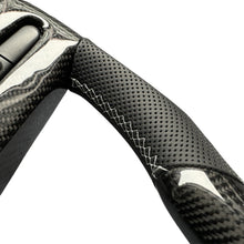 Load image into Gallery viewer, GM. Modi-Hub For Ford 2005-2009 Mustang Carbon Fiber Steering Wheel

