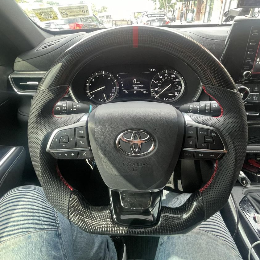 GM. Modi-Hub For Toyota 2020-2023 Highlander / 2021-2023 Sienna Carbon Fiber Steering Wheel