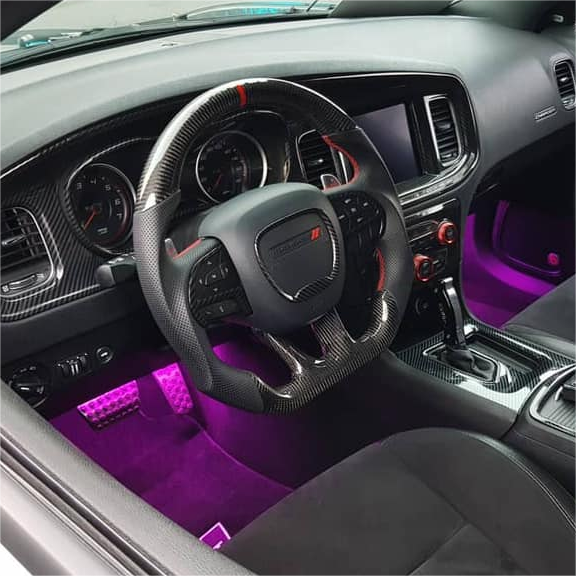 GM. Modi-Hub For Dodge 2016-2023 Charger / 2015-2023 Challenger / 2014-2023 Durango Carbon Fiber Steering Wheel