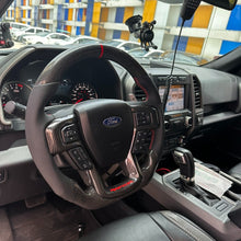 Load image into Gallery viewer, GM. Modi-Hub For Ford 2018-2020 F150 Raptor / 2017-2022 F250/ 2017-2022 F350 Carbon Fiber Steering Wheel
