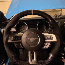 Load image into Gallery viewer, GM. Modi-Hub For Ford 2018-2023 Mustang Carbon Fiber Steering Wheel
