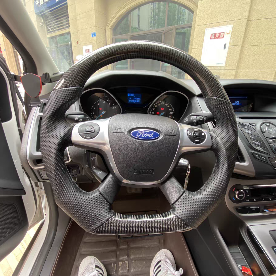 GM. Modi-Hub For Ford 2012-2014 Focus ST / 2013-2017 Escape Carbon Fiber Steering Wheel