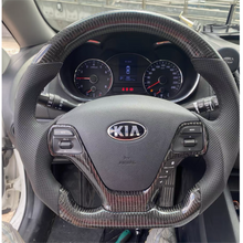 Load image into Gallery viewer, GM. Modi-Hub For Kia 2014-2018 Forte Carbon Fiber Steering Wheel
