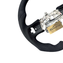 Load image into Gallery viewer, GM. Modi-Hub For Jeep 2019-2024 Wrangler / 2018-2024 Gladiator Carbon Fiber Steering Wheel
