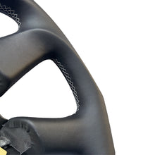 Load image into Gallery viewer, GM. Modi-Hub For GMC 2003-2007 Hummer H2 / Savana / Sierra Carbon Fiber Steering Wheel
