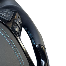 Load image into Gallery viewer, GM. Modi-Hub For Ford 2011-2014 Edge / 2011-2015 Explorer /2011-2020 Flex / 2013-2019 Taurus Piano Black Steering Wheel
