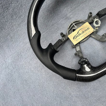 Load image into Gallery viewer, GM. Modi-Hub For Chevrolet 1997-2004 Corvette C5 Carbon Fiber Steering Wheel
