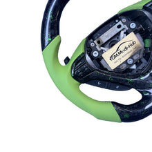 Load image into Gallery viewer, GM. Modi-Hub For Acura 2009-2014 TSX / Honda CU2 Carbon Fiber Steering Wheel
