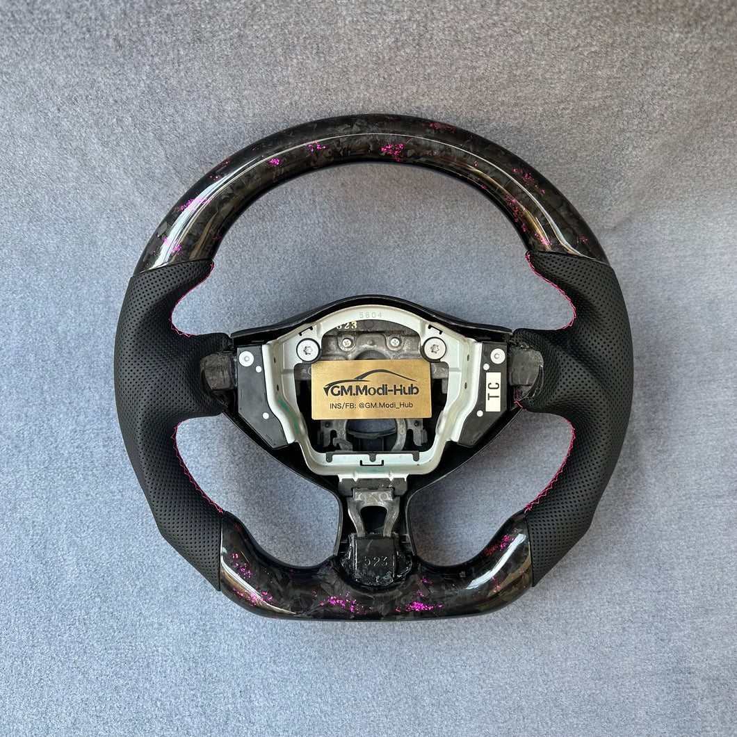 GM. Modi-Hub For Nissan 2009-2020 Z Coupe 370Z / 2018-2019 Sentra / 2009-2014 Maxima / 2010-2019 Juke Carbon Fiber Steering Wheel