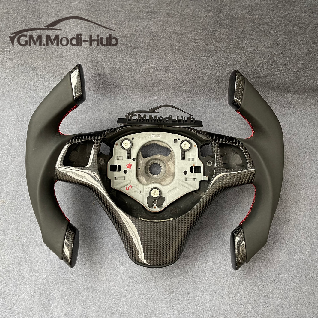 GM. Modi-Hub For BMW E82 E88 E90/E91/E92/E93 E84 Carbon Fiber Steering Wheel