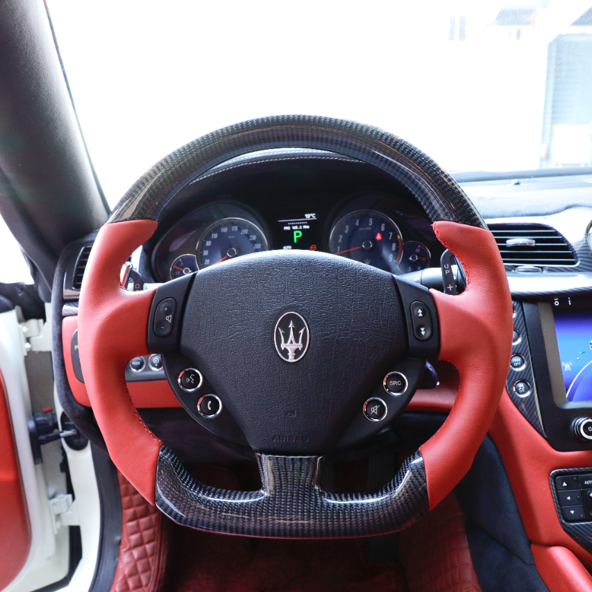 GM. Modi-Hub For Maserati 2003-2012 Quattroporte / 2008-2014 GranTurismo Carbon Fiber Steering Wheel