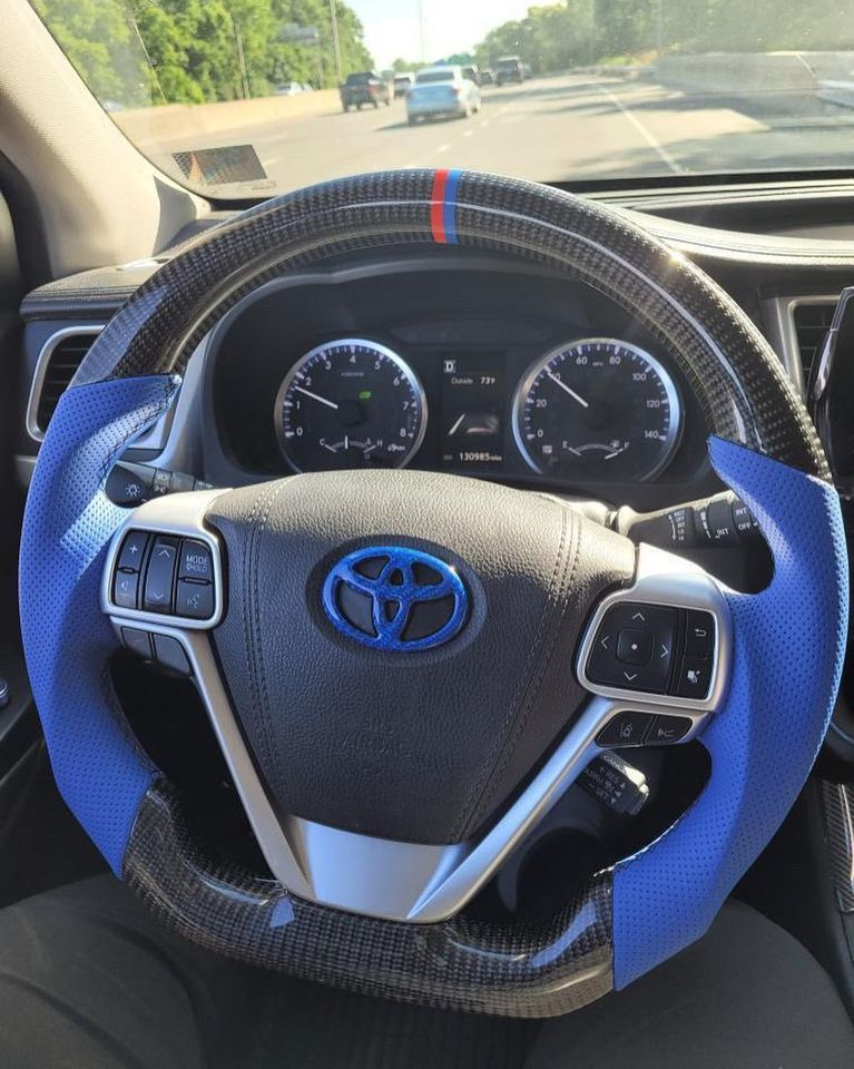 GM. Modi-Hub For Toyota 2014-2019 Highlander / 2015-2020 Sienna Carbon Fiber Steering Wheel